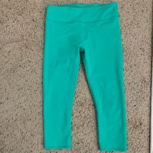 Fabletics Capri Workout Pants